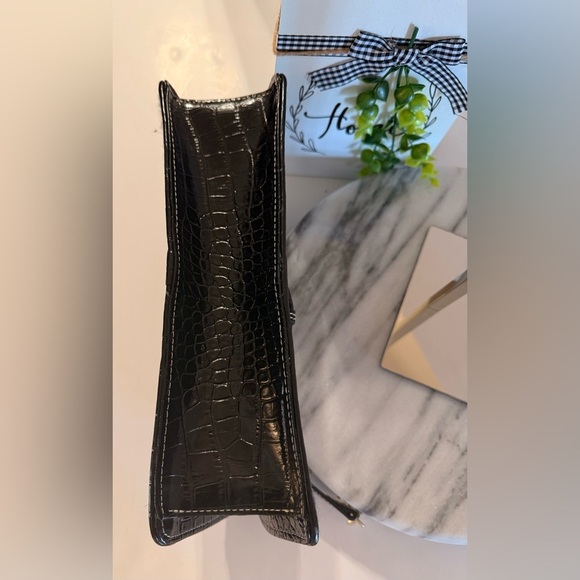 Liz Claiborne Tweed Pattern Shoulder Bag Gold Chains Snap Closure Black White - Picture 6 of 12